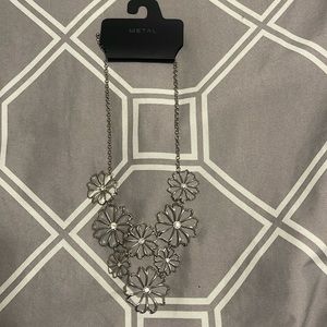 Woman’s necklace new with tags